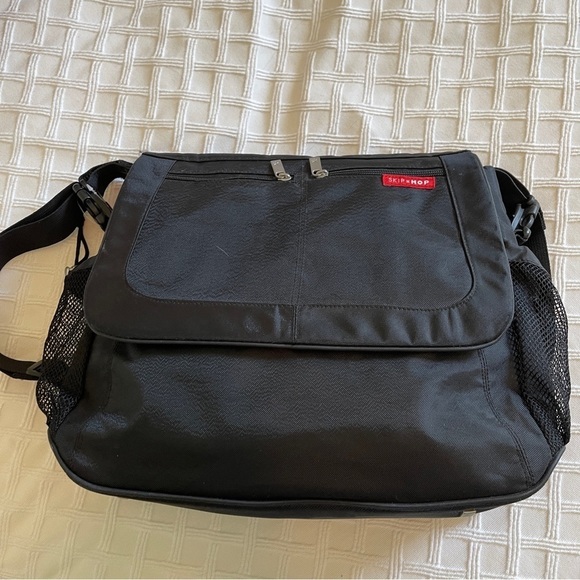 Skip Hop Handbags - Skip Hop VIA Messenger Diaper Bag